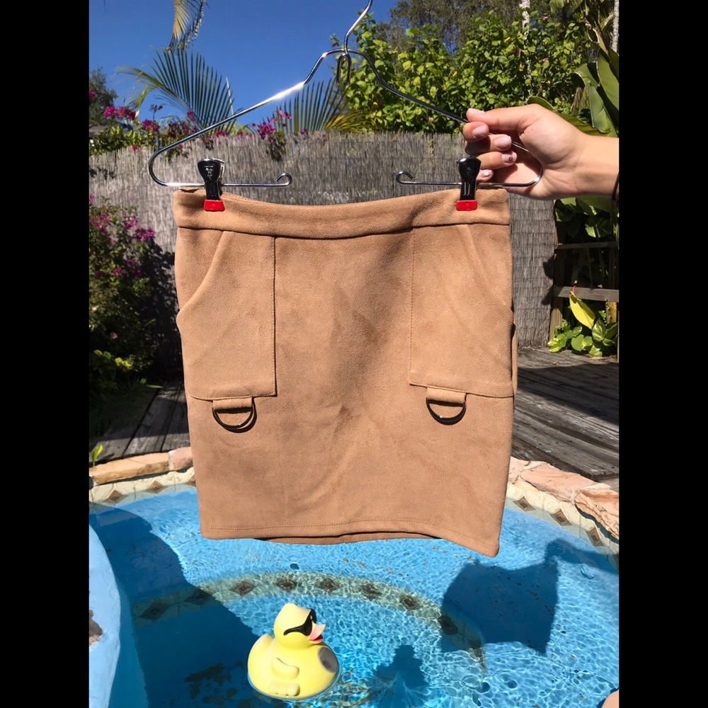 Seek tan suede skirt
